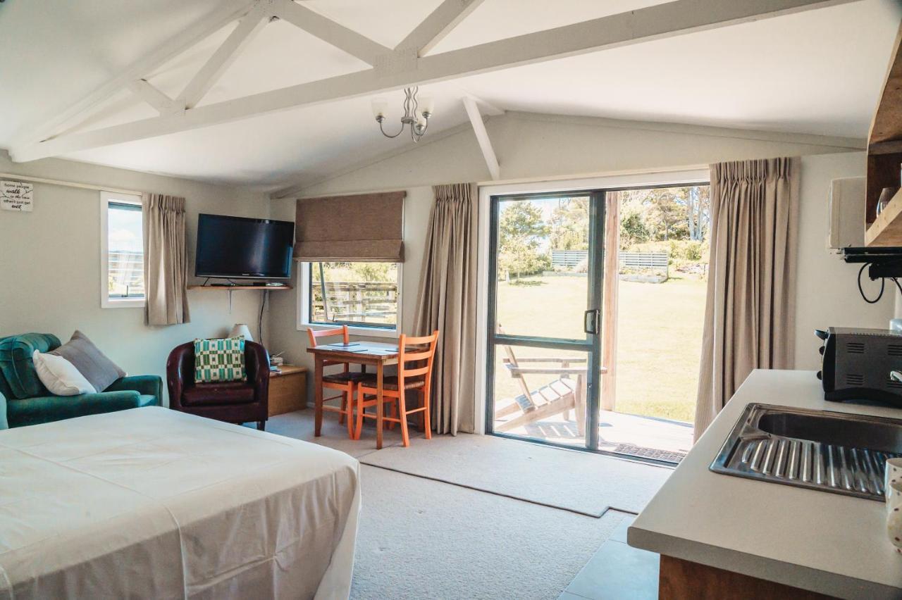 Вілла The Hen House Kaipara Flats Екстер'єр фото